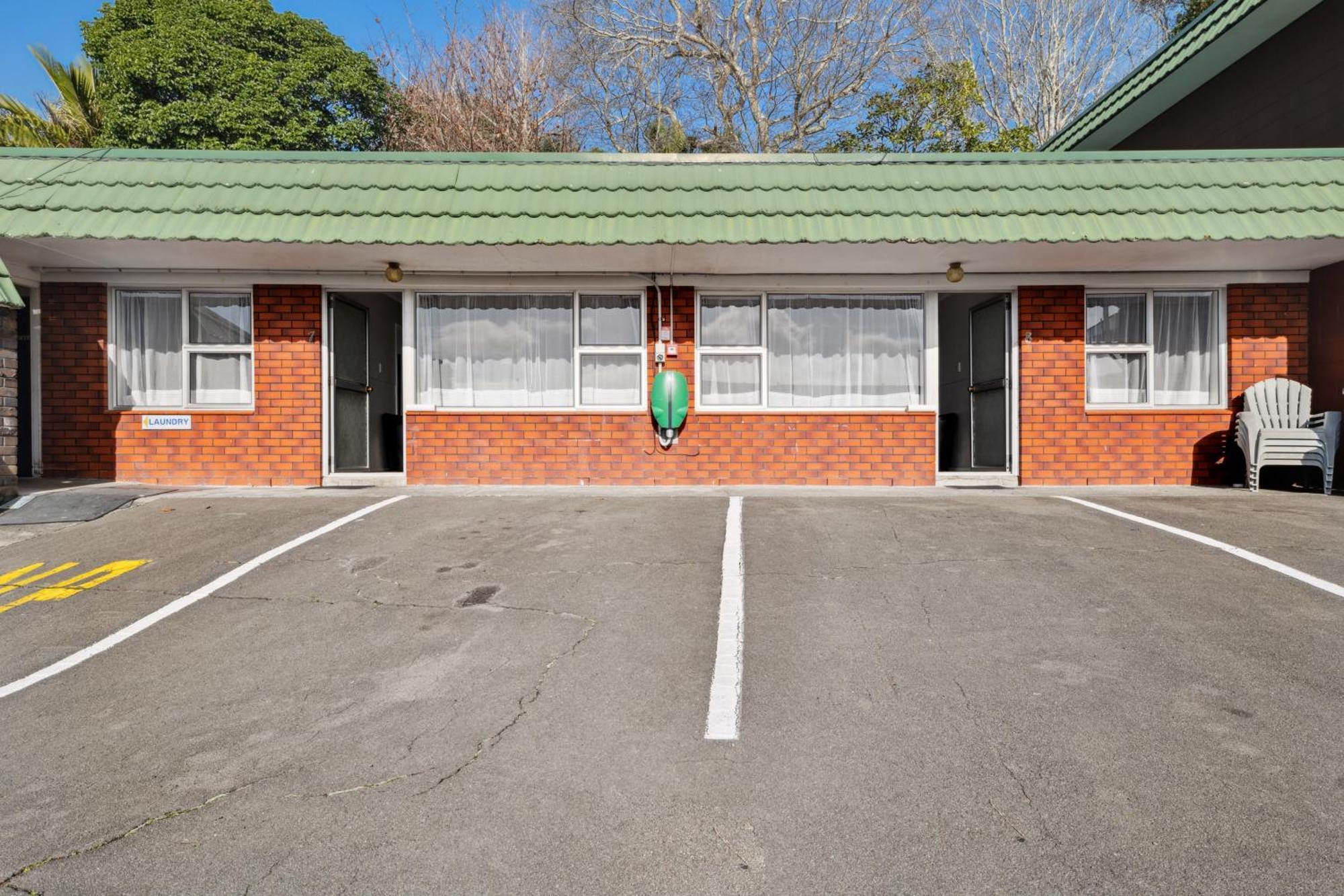 Flamingo Motel New Plymouth Exterior foto
